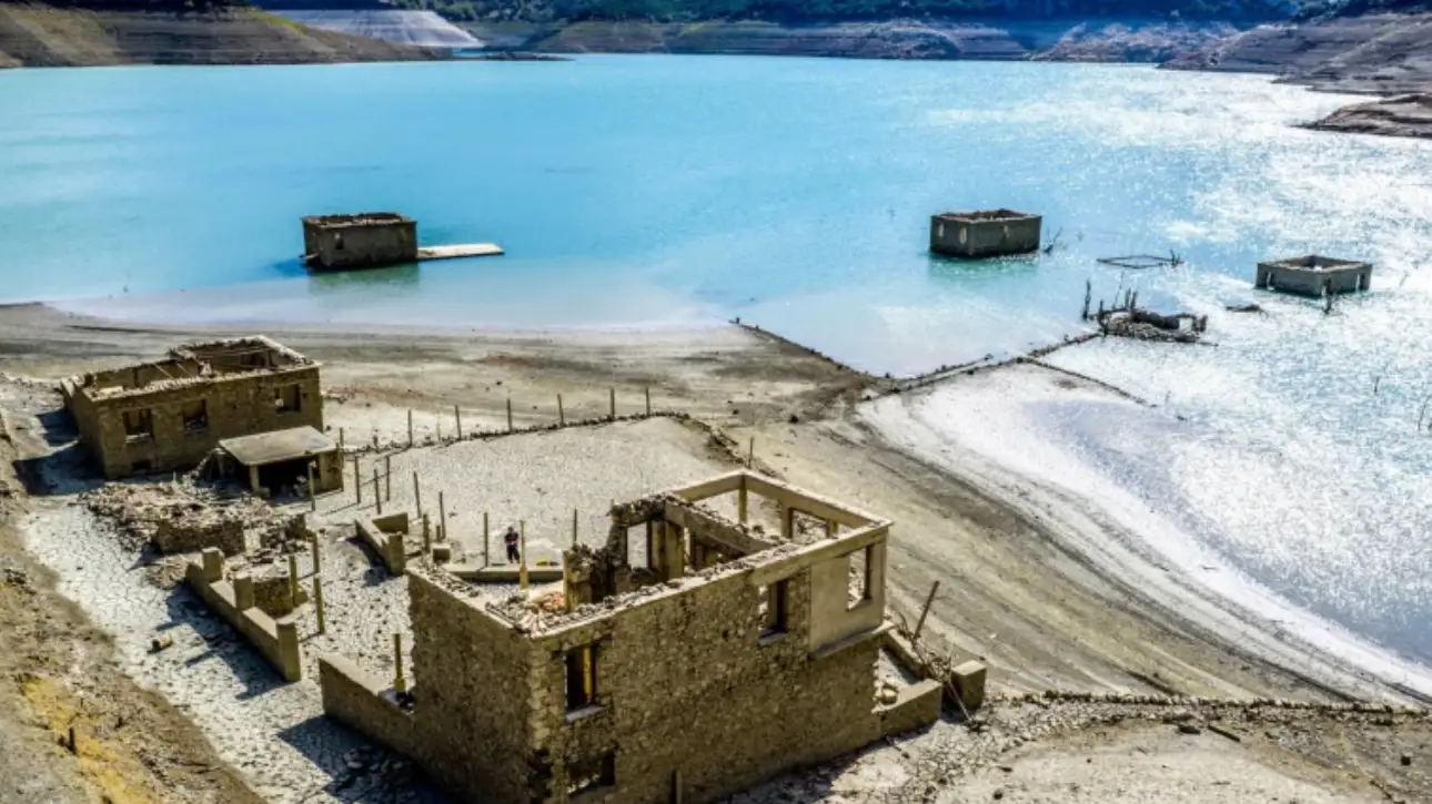 Οι βροχοπτώσεις που έφερε η κακοκαιρία Byron πρόσφεραν μια μικρή ανάσα στα αποθέματα νερού της Αττικής, ενισχύοντάς τα κατά περίπου