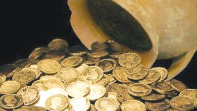 Σε... χρυσό πυρετό βρίσκεται η ελληνική αγορά, με τους κατόχους χρυσών λιρών να ρευστοποιούν μαζικά τις αποταμιεύσεις τους.