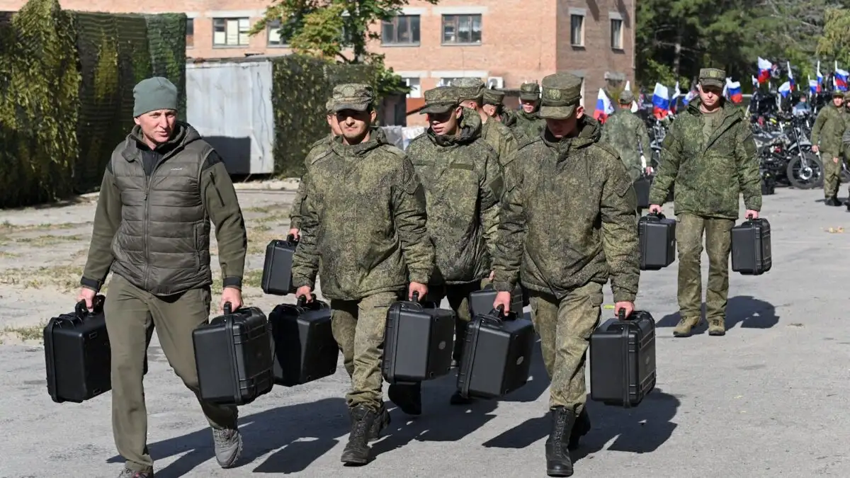Η Ρωσία έχει αναπτύξει ένα εκτεταμένο και καλά χρηματοδοτούμενο σύστημα στρατολόγησης, που υποστηρίζεται από το Κρεμλίνο