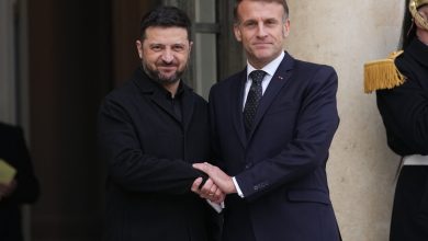 Η προσπάθεια εφαρμογής του σχεδίου Τραμπ για την Ουκρανία φαίνεται να συναντά νέα εμπόδια, καθώς οι ηγέτες της Γαλλίας και της Ουκρανίας