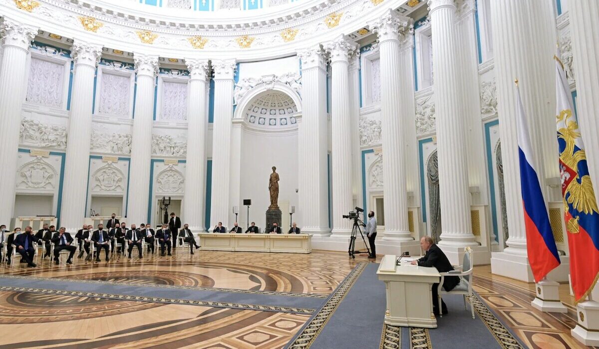 Παρά την οικονομική πίεση που επιβλήθηκε από τη Δύση μετά την εισβολή στην Ουκρανία, ο αριθμός των δισεκατομμυριούχων