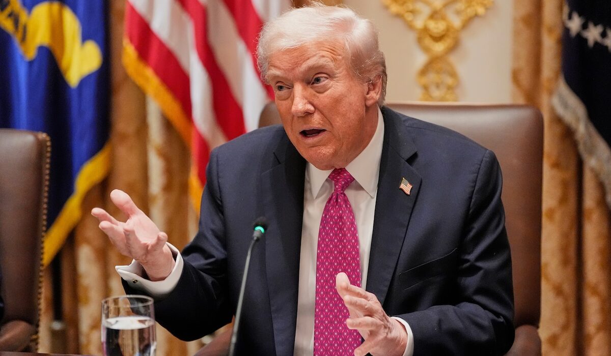 Κλιμακώνεται η αντιπαράθεση γύρω από το μέλλον των δεσμευμένων ρωσικών περιουσιακών στοιχείων, καθώς η Ουάσιγκτον επιχειρεί