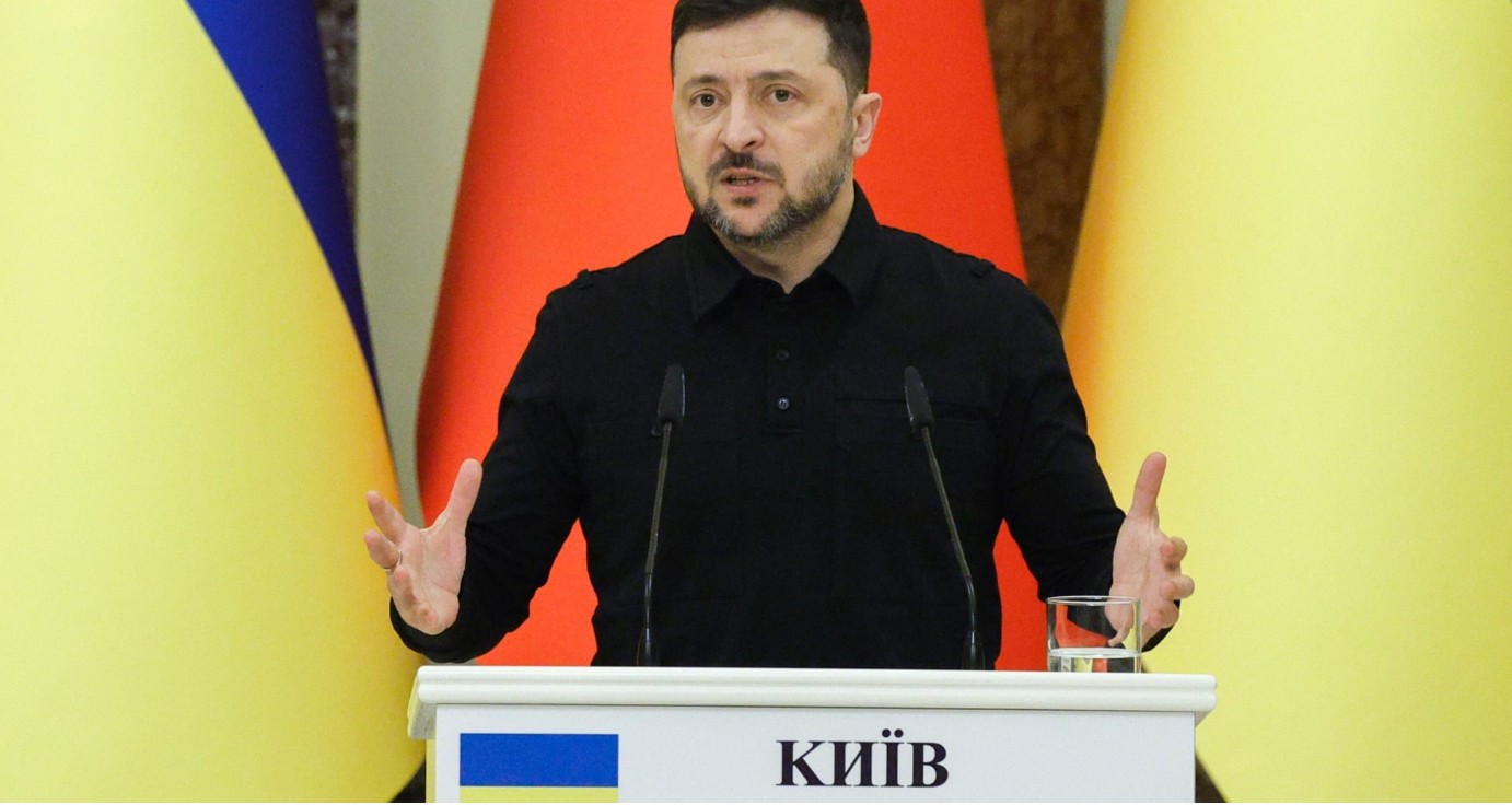 Οι διπλωματικές προσπάθειες για την επίτευξη ειρήνης στην Ουκρανία συνεχίζονται, ωστόσο ο πρόεδρος Βολοντίμιρ Ζελένσκι