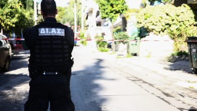 Σοβαρό περιστατικό σημειώθηκε σήμερα γύρω στις 9 το πρωί στην περιοχή της Αργυρούπολης, όταν δύο οδηγοί έστησαν καβγά