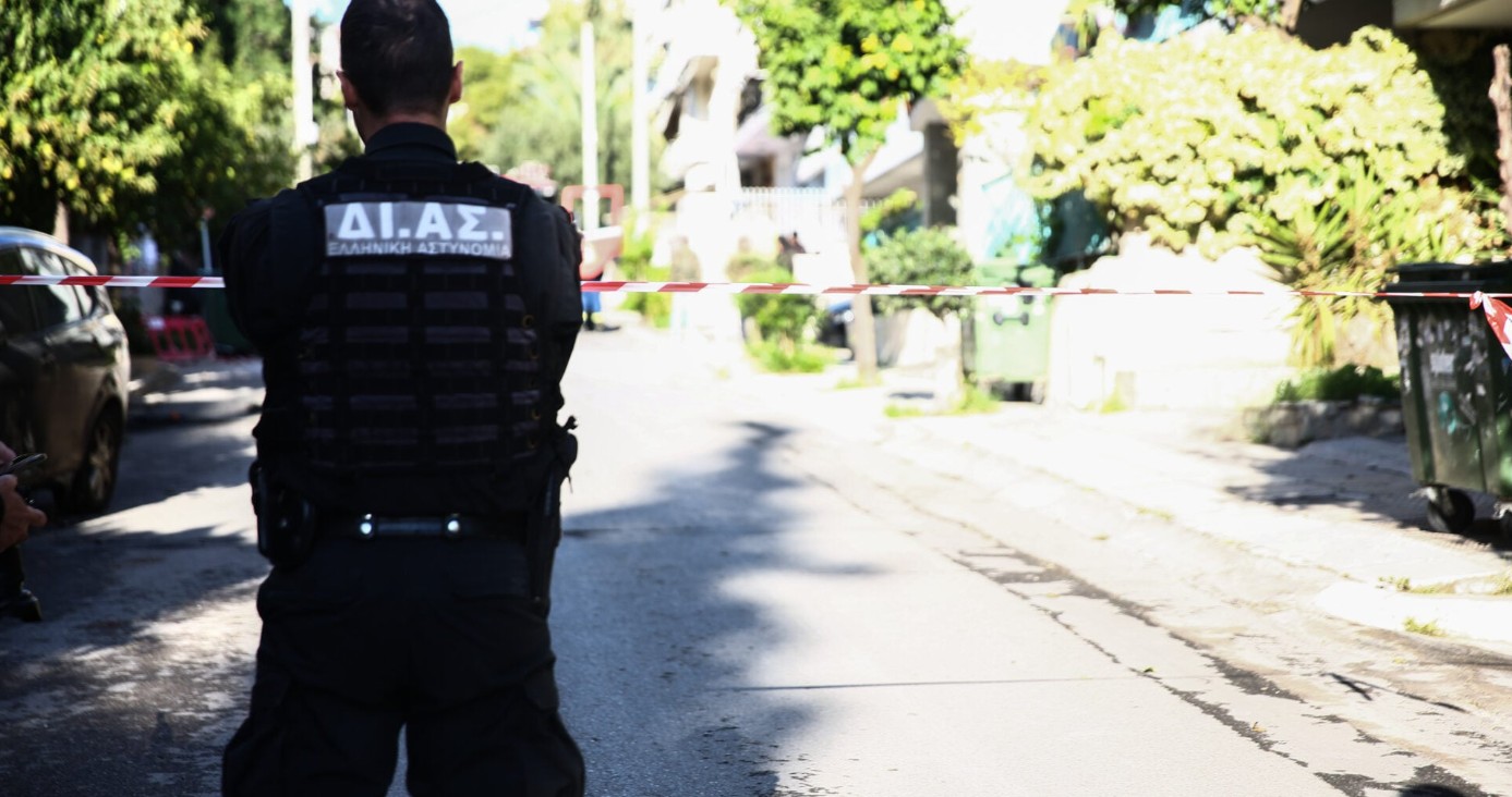 Σοβαρό περιστατικό σημειώθηκε σήμερα γύρω στις 9 το πρωί στην περιοχή της Αργυρούπολης, όταν δύο οδηγοί έστησαν καβγά