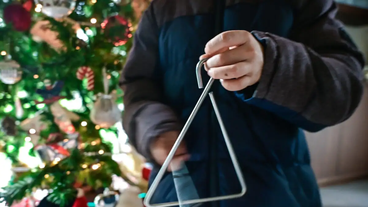 Ένα σοκαριστικό περιστατικό σημειώθηκε σήμερα, παραμονή των Χριστουγέννων, όταν μία 14χρονη παρασύρθηκε από αυτοκίνητο