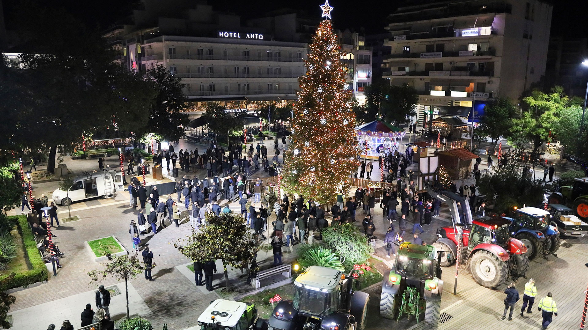 Αμετακίνητοι στις κινητοποιήσεις τους παραμένουν οι αγρότες, διατηρώντας τα τρακτέρ τους σε κομβικά σημεία του εθνικού