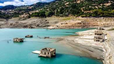 Ανησυχία και έντονο προβληματισμό προκαλούν οι νεότερες εικόνες από τους δύο σημαντικότερους ταμιευτήρες που υδροδοτούν την Αττική