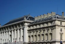 Σοκ έχει προκαλέσει στη Γαλλία υπόθεση καταγγελιών κατά δημοσίου υπαλλήλου, με περισσότερες από 240 γυναίκες να μιλούν