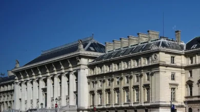 Σοκ έχει προκαλέσει στη Γαλλία υπόθεση καταγγελιών κατά δημοσίου υπαλλήλου, με περισσότερες από 240 γυναίκες να μιλούν