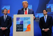 Σε μια εξέλιξη που προκαλεί έντονο προβληματισμό στις πρωτεύουσες της Γηραιάς Ηπείρου, οι Ηνωμένες Πολιτείες φέρονται να έχουν διαμηνύσει