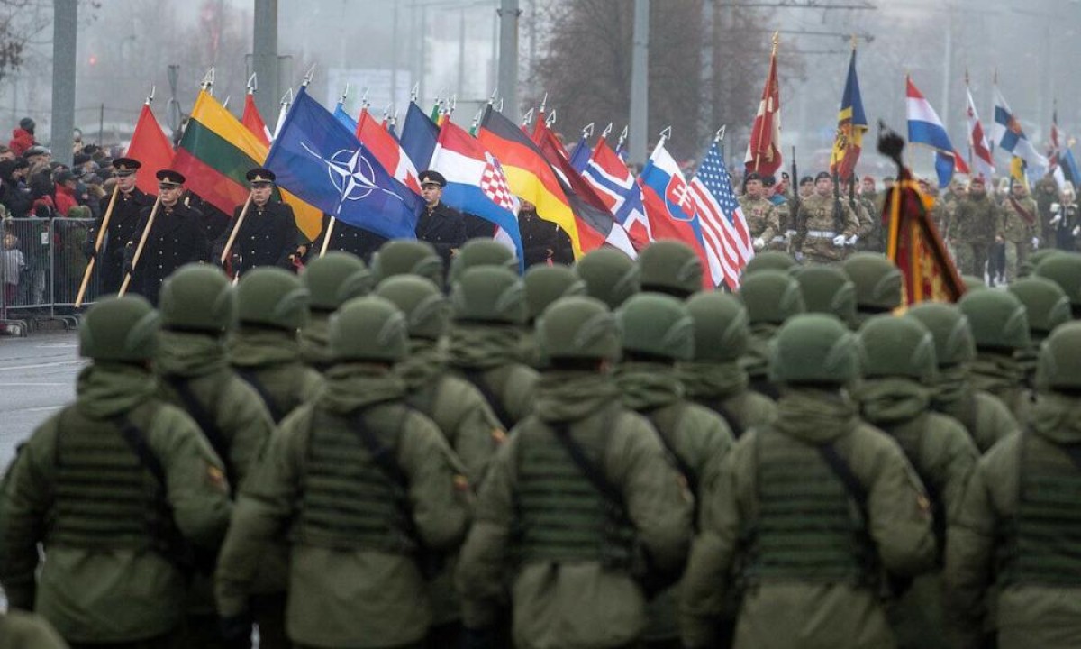 Η Γερμανία έχει καταρτίσει ένα στρατιωτικό σχέδιο φωτογραφίζοντας τη Ρωσία που αναλύει πώς οι υβριδικές απειλές και η κλιμάκωση