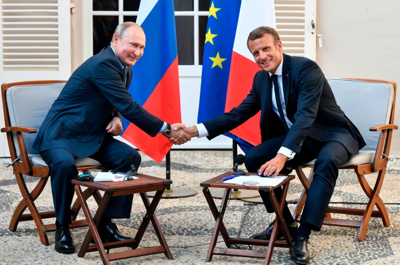 Λίγο μετά τη Σύνοδο Κορυφής της Ευρωπαϊκής Ένωσης, ο Γάλλος πρόεδρος Εμανουέλ Μακρόν αιφνιδίασε τους εταίρους του