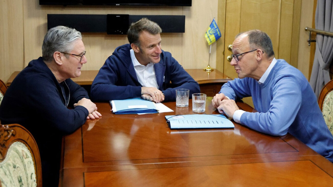 Τηλεφωνική επικοινωνία είχε χθες ο πρωθυπουργός του Ηνωμένου Βασιλείου, Κιρ Στάρμερ, με τον πρόεδρο της Γαλλίας, Εμανουέλ Μακρόν