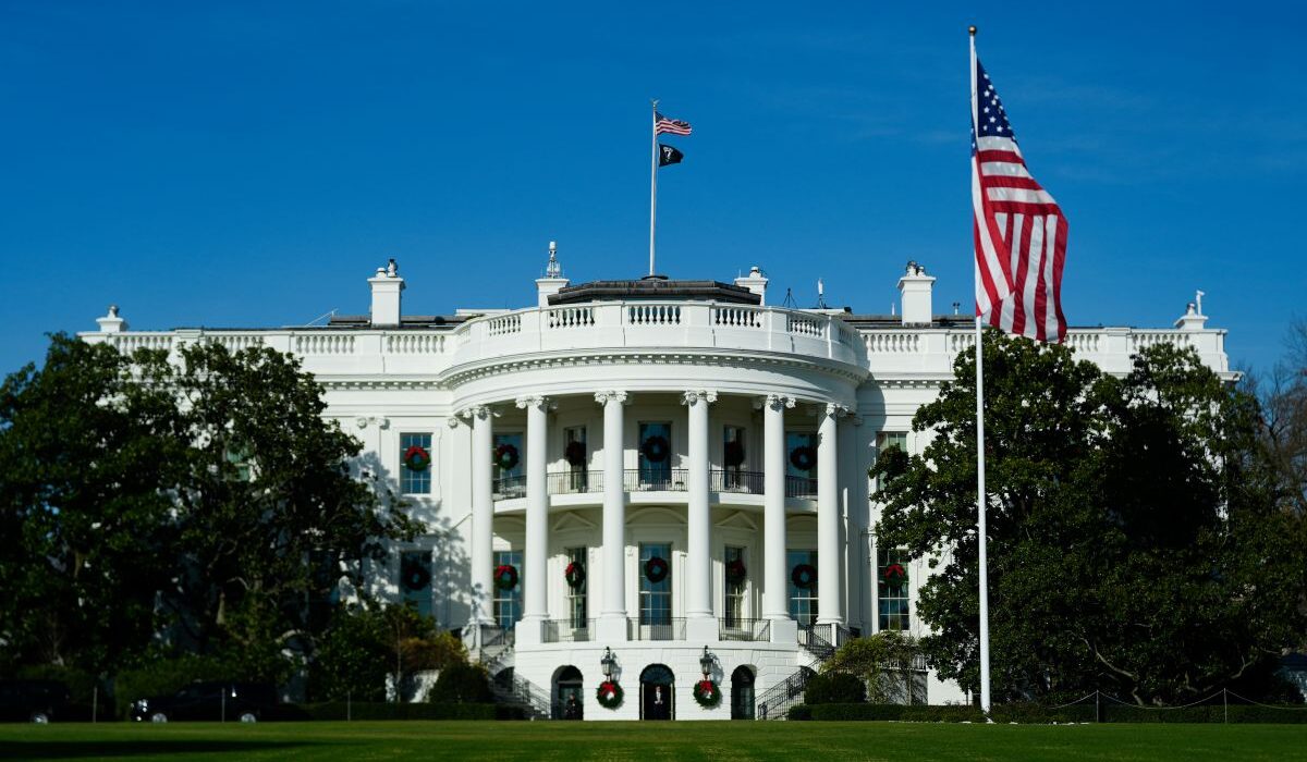 Ο Τραμπ θέλει άμεσα τον τερματισμό του πολέμου στην Ουκρανία και στρέφει το ενδιαφέρον του στον Ειρηνικό Ωκεανό.