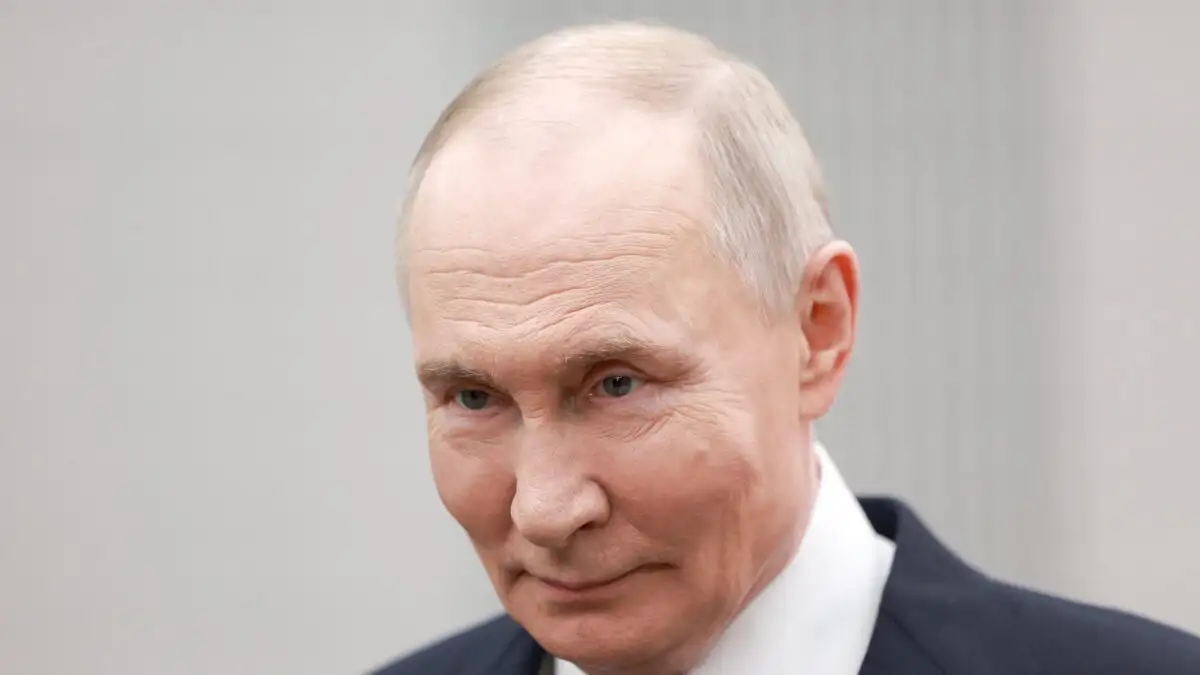 Με σκληρή γλώσσα απάντησε το Λονδίνο στις νέες δηλώσεις του Βλαντίμιρ Πούτιν, ο οποίος άφησε ανοιχτό το ενδεχόμενο στρατιωτικής