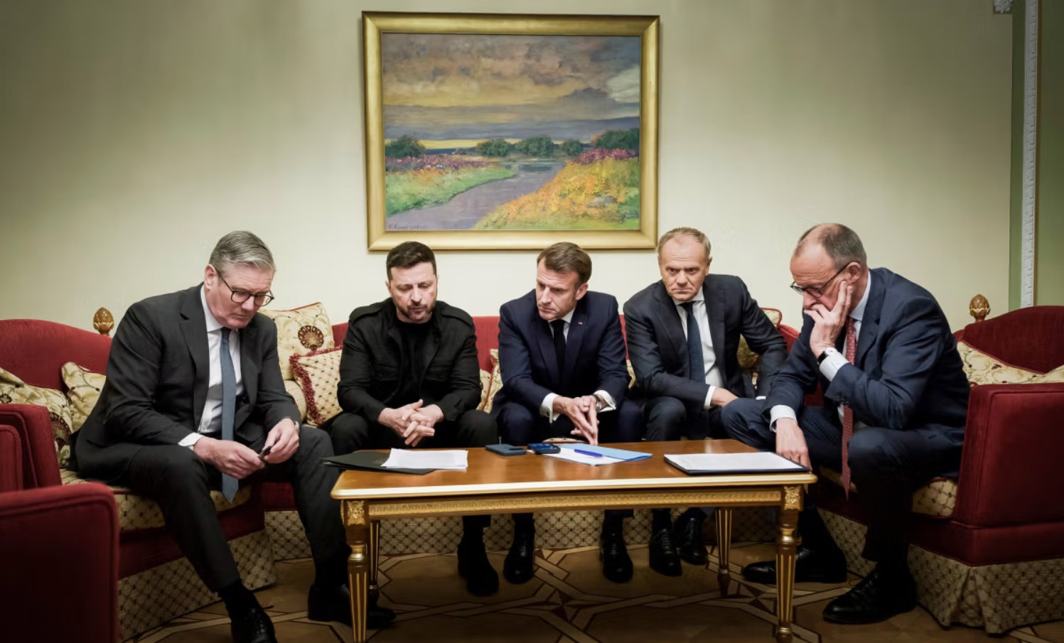 Παρά τη φαινομενική υποστήριξη, οι Ευρωπαίοι έπνιξαν «αργά και ευγενικά» την ειρηνευτική πρόταση των ΗΠΑ,σύμφωνα με την εφημερίδα