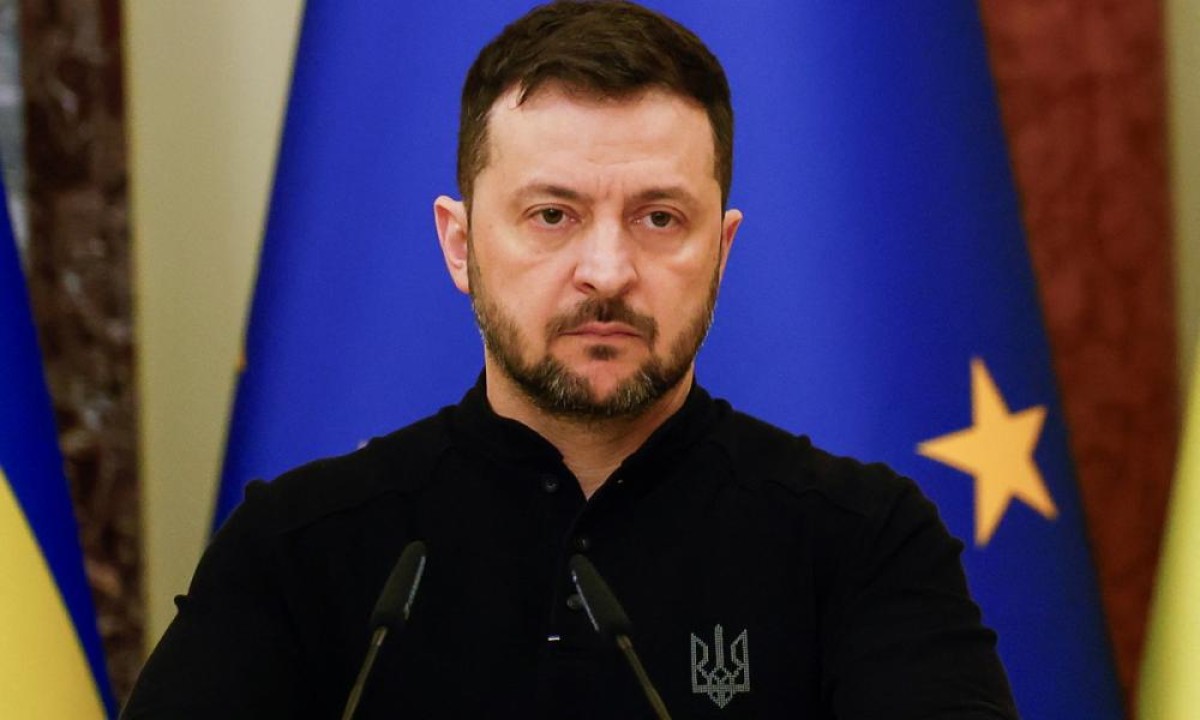 Με σαφείς πολιτικές αιχμές, ο Βολοντίμιρ Ζελένσκι απηύθυνε από το βήμα της ολλανδικής Βουλής έκκληση για αυστηρότερη και πιο αποφασιστική