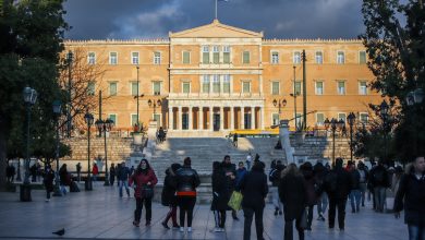 Παρά τις βελτιώσεις των τελευταίων ετών, η χώρα εξακολουθεί να υστερεί σε σχέση με τις υπόλοιπες ευρωπαϊκές οικονομίες που βίωσαν κρίση.