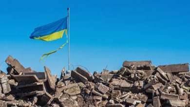 Η ανοικοδόμηση της Ουκρανίας εξελίσσεται σε μια λυσαλλέα μάχη οικονομικών και επιχειρηματικών συμφερόντων, με τις ΗΠΑ και