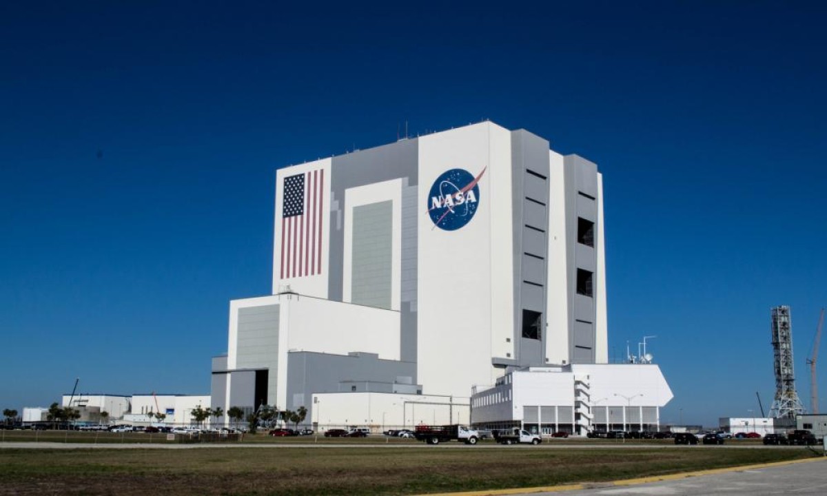 Ο νέος διοικητής της NASA, Τζάρεντ Άιζακμαν, ανακοίνωσε ότι οι Ηνωμένες Πολιτείες προγραμματίζουν την επιστροφή τους