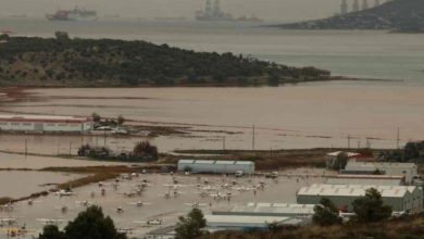 Οι σφοδρές βροχοπτώσεις που έφερε η κακοκαιρία Byron προκάλεσαν εκτεταμένα προβλήματα σε υποδομές και οδικό δίκτυο, αφήνοντας