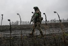 Παράλληλα με τις συνεχιζόμενες επιχειρήσεις, οι ρωσικές δυνάμεις φαίνεται να έχουν καταλάβει δύο ακόμη στρατηγικά σημαντικούς