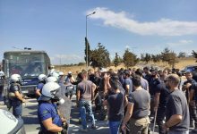 Ένταση επικράτησε σήμερα στο αεροδρόμιο Ηρακλείου στην Κρήτη, όταν ομάδες αγροτών προσπάθησαν να προχωρήσουν σε αποκλεισμό του