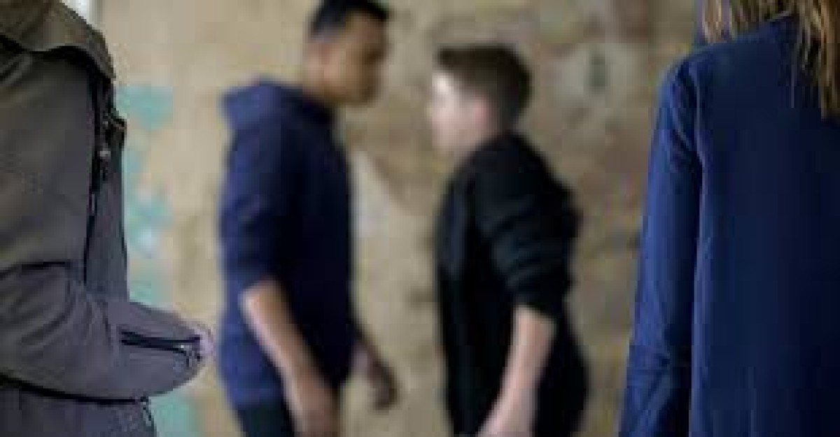 Σοκ έχει προκαλέσει στην τοπική κοινωνία της Αμαλιάδας μια πρωτοφανής υπόθεση εκβιασμού μεταξύ ανηλίκων, στην οποία ένας