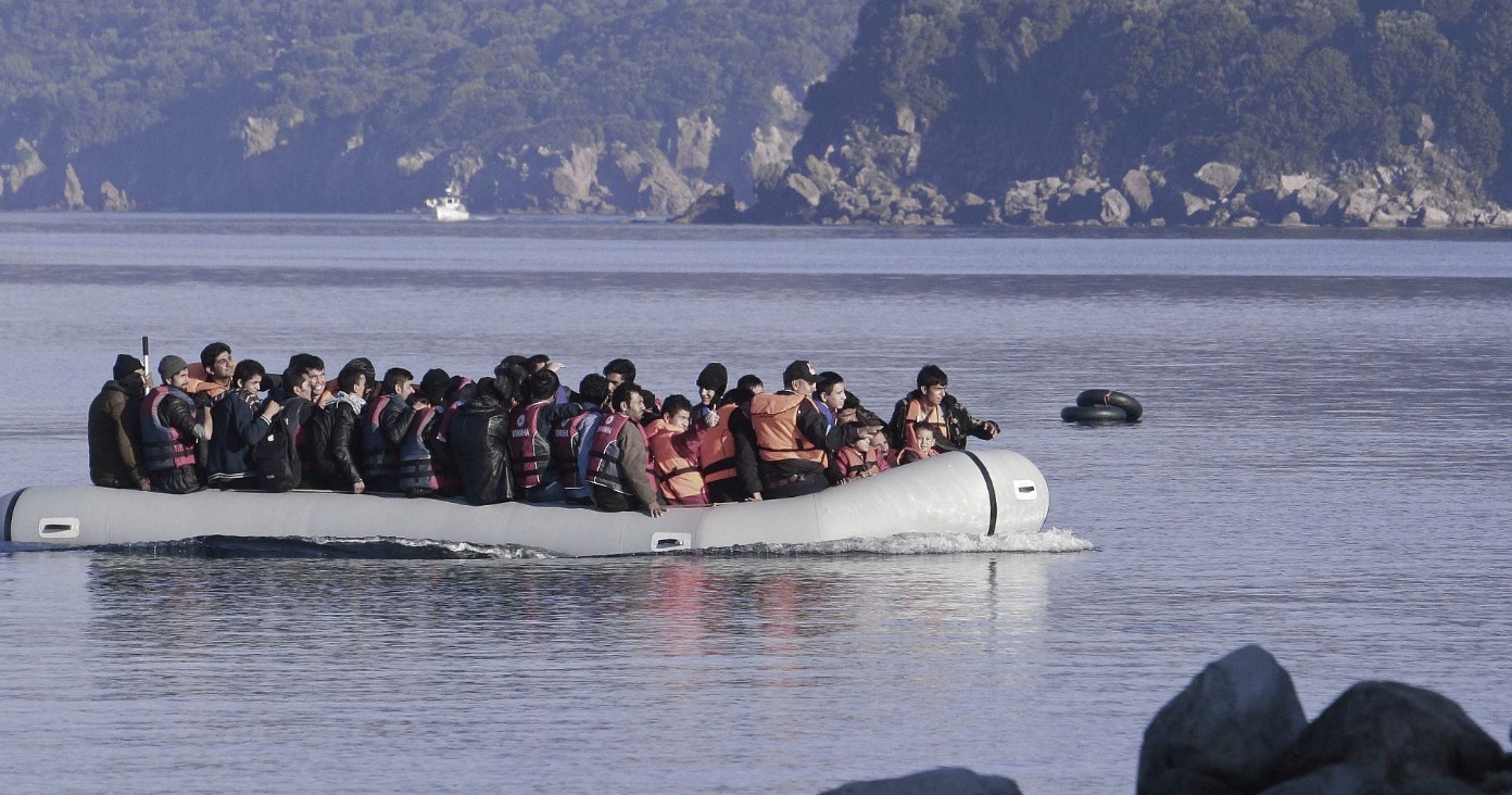 Η Κρήτη βιώνει μια πρωτοφανή ανθρωπιστική κρίση, καθώς οι συνεχείς αφίξεις μεταναστών έχουν γίνει πια καθημερινότητα για τους κατοίκους