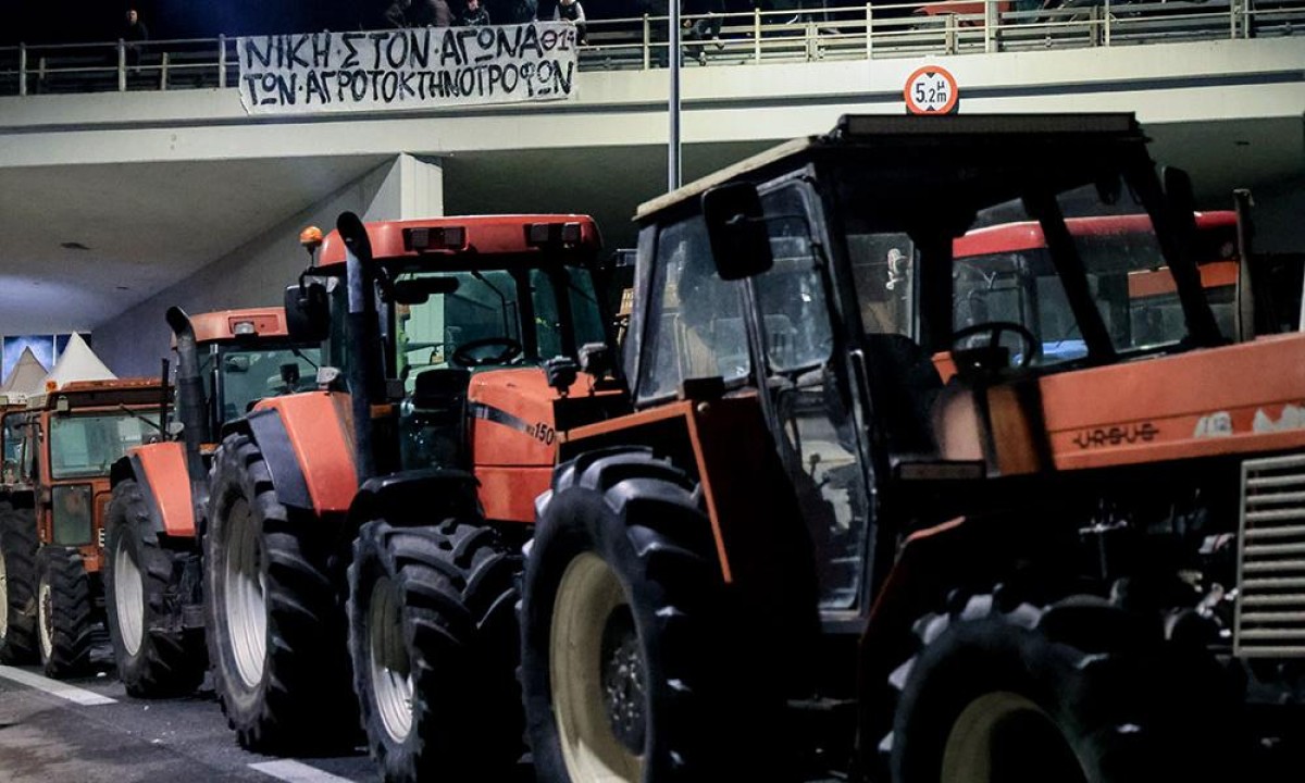 Την έντονη ανησυχία τους για την αποχή των εκπροσώπων του αγροτικού κόσμου από τον θεσμικό διάλογο με τον πρωθυπουργό εκφράζουν