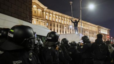 Χιλιάδες άνθρωποι συγκεντρώθηκαν στη Σόφια και αρκετές άλλες πόλεις της Βουλγαρίας τη Δευτέρα, διαδηλώνοντας κατά του σχεδίου προϋπολογισμού