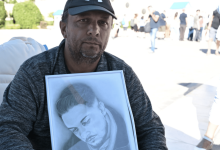 «Δεν είμαι εγώ υπεύθυνος που δεν έχει γίνει ακόμη η εκταφή του γιου μου και έχει καθυστερήσει η διαδικασία», δηλώνει  ο Πάνος Ρούτσι