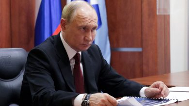 Ο Ρώσος πρόεδρος Βλαντίμιρ Πούτιν έλαβε πλήρη ενημέρωση σχετικά με τις ειρηνευτικές προτάσεις που υπέβαλαν οι Ηνωμένες Πολιτείες