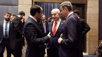 Σε τεντωμένο σκοινί βαδίζουν οι σχέσεις Αθήνας – Άγκυρας, στη σκιά και της τριμερούς Ελλάδας – Κύπρου – Ισραήλ, με τις παραβιάσεις