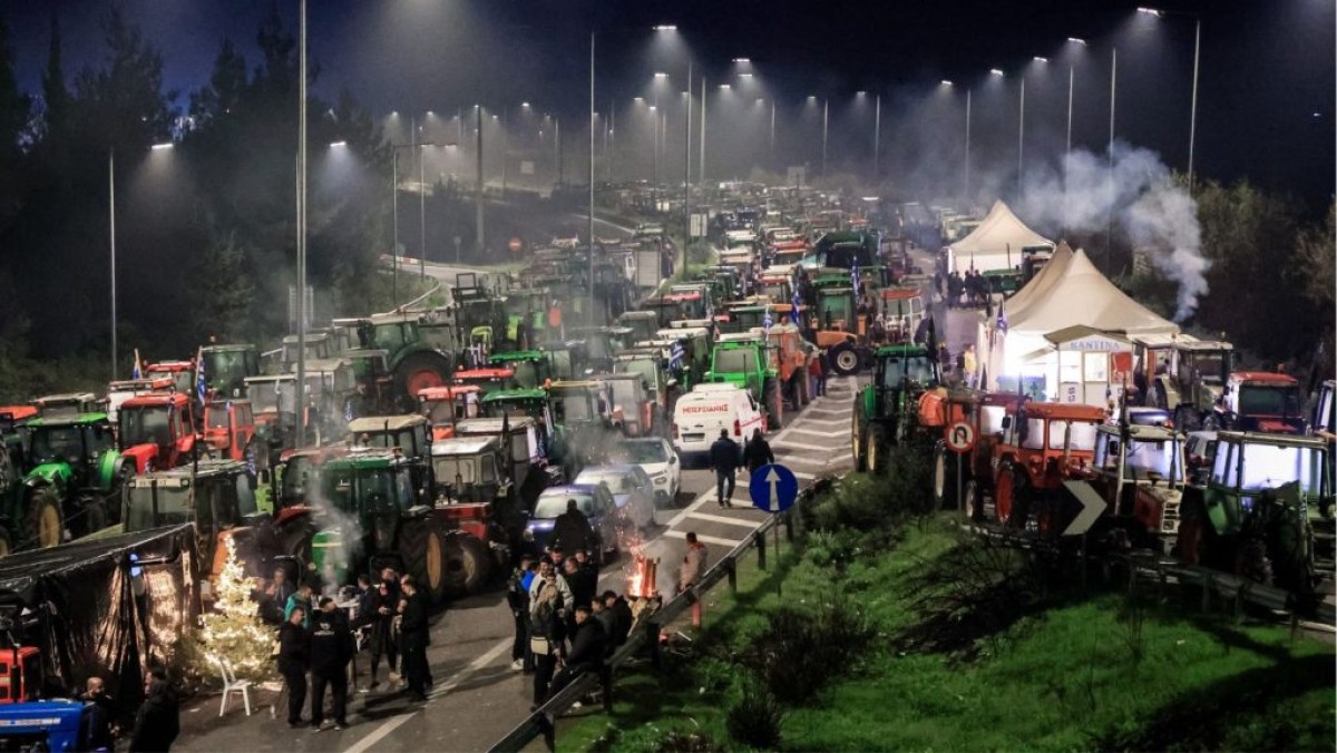 Ο πυρήνας του κοινωνικού αυτοματισμού παραμένει αναλλοίωτος: να εμφανίζονται οι εργαζόμενοι, οι αγρότες και οι απεργοί