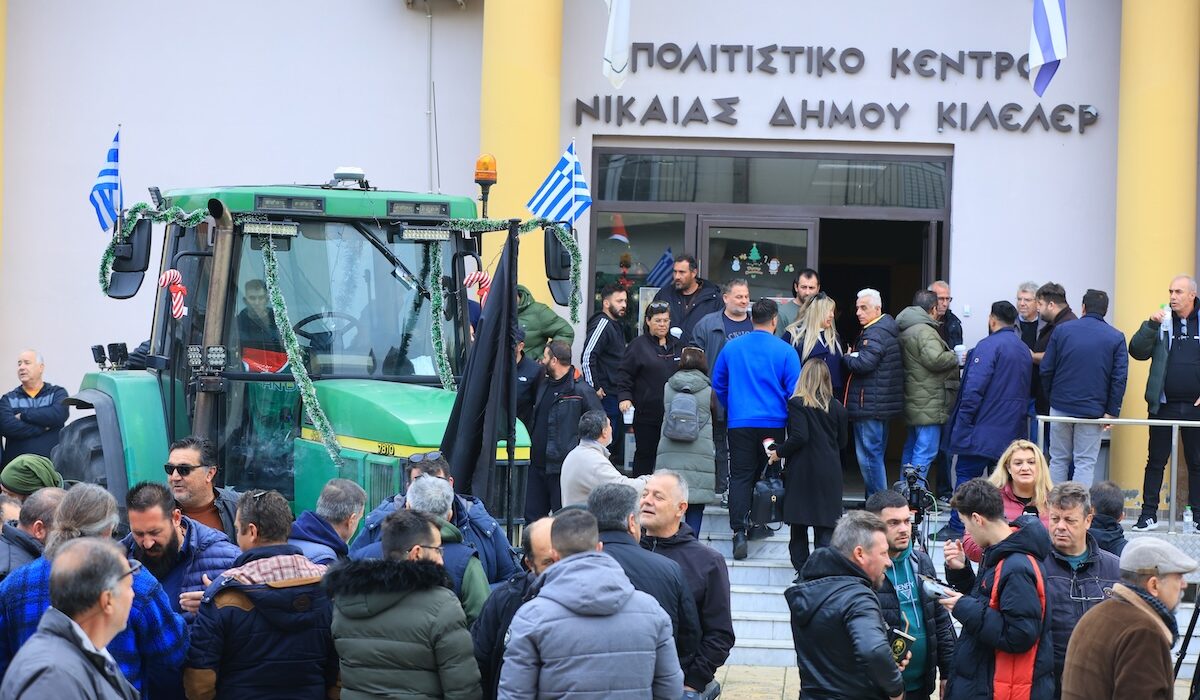 Με φόντο την κλιμάκωση των κινητοποιήσεων, οι αγρότες απορρίπτουν κατηγορηματικά την πρόσκληση του πρωθυπουργού