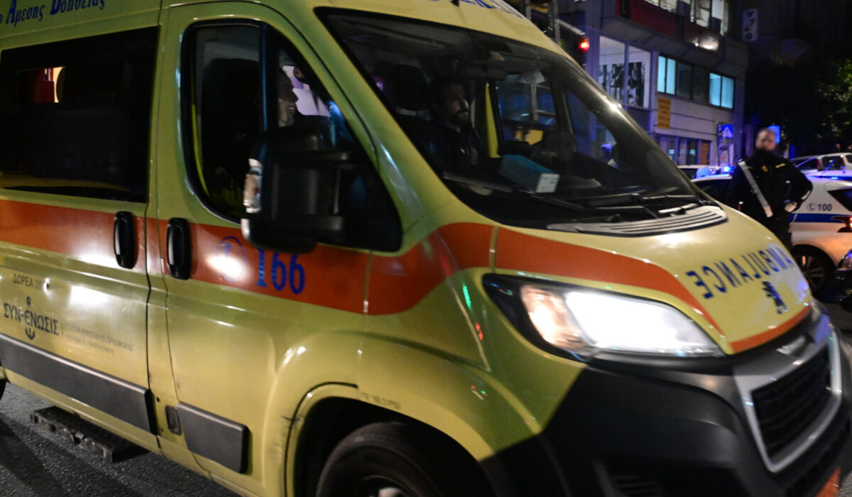 Το βράδυ του Σαββάτου, λίγο πριν τα μεσάνυχτα, μια 55χρονη γυναίκα προκάλεσε σοβαρό τροχαίο στη συμβολή των οδών Λένορμαν