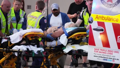 Σκηνές πρωτοφανούς τρόμου εκτυλίχθηκαν στην εμβληματική παραλία Μποντάι του Σίδνεϊ, όταν ένοπλη επίθεση σημειώθηκε εν μέσω εβραϊκής