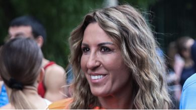 Στιγμές αγωνίας έζησε το μεσημέρι του Σαββάτου η Πηγή Δεβετζή, όταν το αυτοκίνητό της ανετράπη σε τούνελ της Εγνατίας Οδού, κοντά