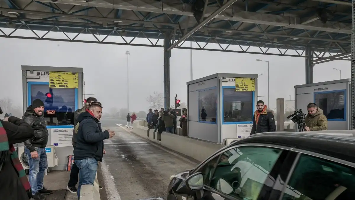 Στη σύνταξη δικογραφίας προχωρούν οι αρμόδιες αρχές στα Ιωάννινα σε βάρος αγροτών που άνοιξαν τις μπάρες στα διόδια Δροσοχωρίου