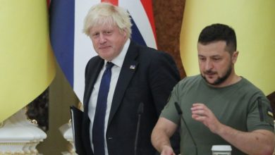 Σοβαρές καταγγελίες για υπεξαίρεση διεθνών κονδυλίων φέρνουν στο προσκήνιο τα ονόματα του Ουκρανού προέδρου Βολοντίμιρ Ζελένσκι