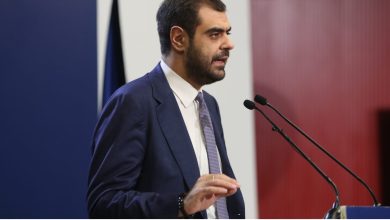 Στην καθιερωμένη ενημέρωση των συντακτών, ο κυβερνητικός εκπρόσωπος Παύλος Μαρινάκης γνωστοποίησε ότι σήμερα