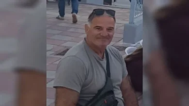 «Έφυγε ο μπαμπάς μου ξαφνικά», λέει η κόρη του 56χρονου οδηγού που έπαθε ανακοπή καρδιάς ενώ μετέφερε με το λεωφορείο