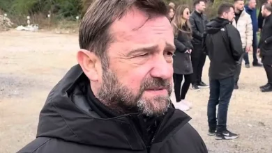 Μια οργισμένη ανάρτηση έκανε ανήμερα των Χριστουγέννων ο Νίκος Πλακιάς με αφορμή ευχετήρια κάρτα της Hellenic Train.