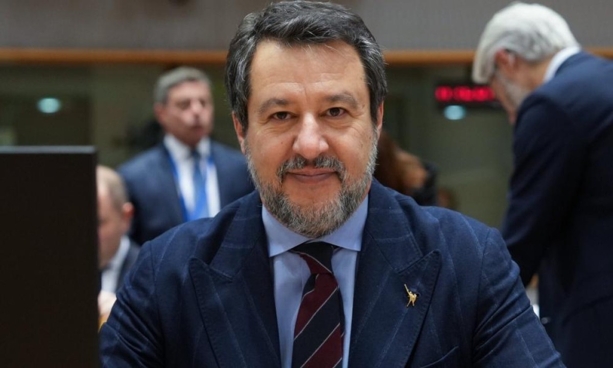 Ο αναπληρωτής πρωθυπουργός της Ιταλίας και ηγέτης της Λέγκα, Ματέο Σαλβίνι, αποφάσισε να σταματήσει τις αποστολές στρατιωτικής βοήθειας