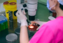 Για 17 ολόκληρα χρόνια, το σπέρμα ενός Δανού άνδρα διανεμόταν σε κλινικές γονιμότητας σε όλη την Ευρώπη, οδηγώντας στη γέννηση