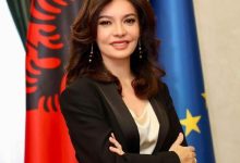 Στις 16 Δεκεμβρίου, η Αθήνα δεν θα υποδεχθεί απλώς τη νέα υπουργό Εξωτερικών, αλλά ολόκληρη την επόμενη φάση στις σχέσεις