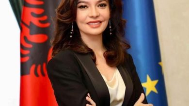 Στις 16 Δεκεμβρίου, η Αθήνα δεν θα υποδεχθεί απλώς τη νέα υπουργό Εξωτερικών, αλλά ολόκληρη την επόμενη φάση στις σχέσεις