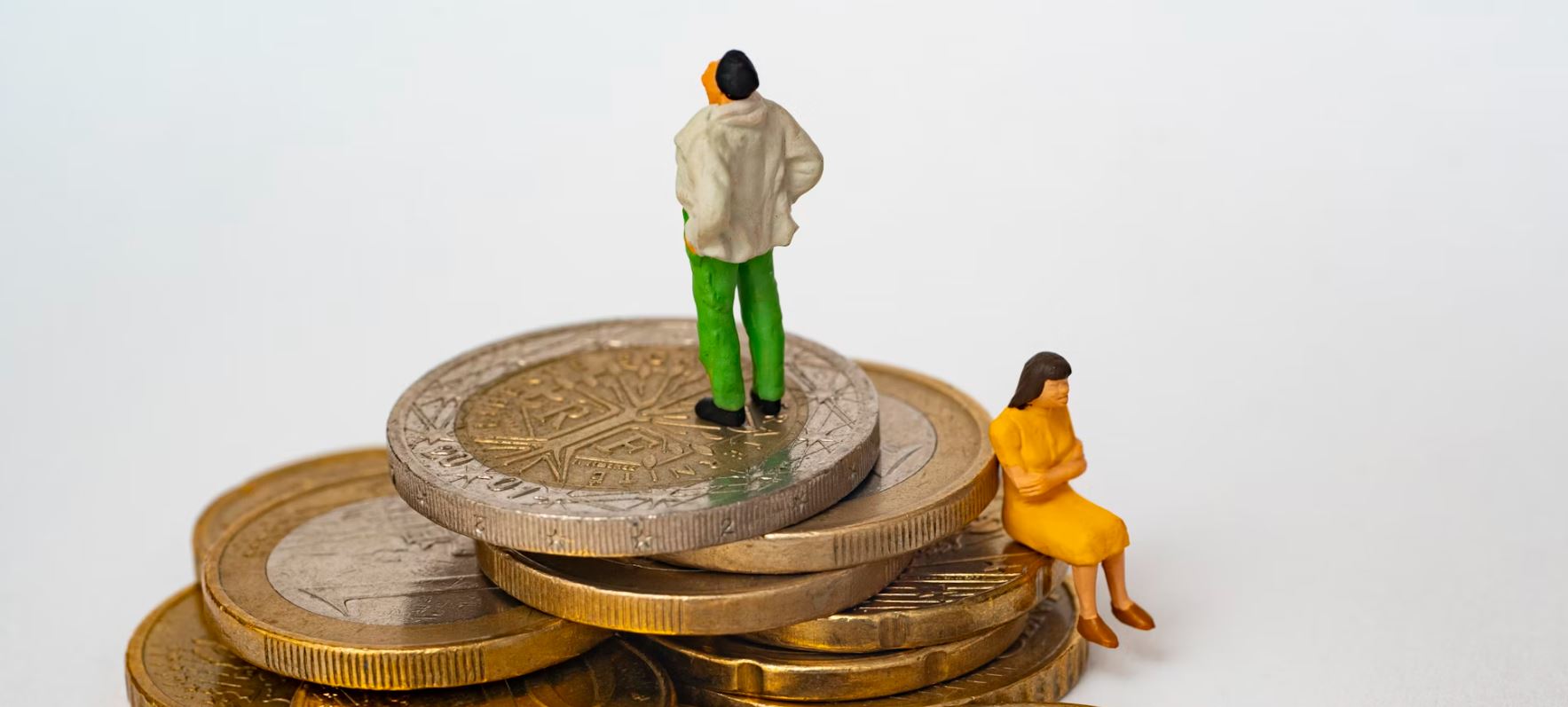 Οι εργαζόμενοι 55 και κάτω βρίσκονται πλέον στη ζώνη υψηλού κινδύνου για παράταση του εργασιακού τους βίου, καθώς από το 2027